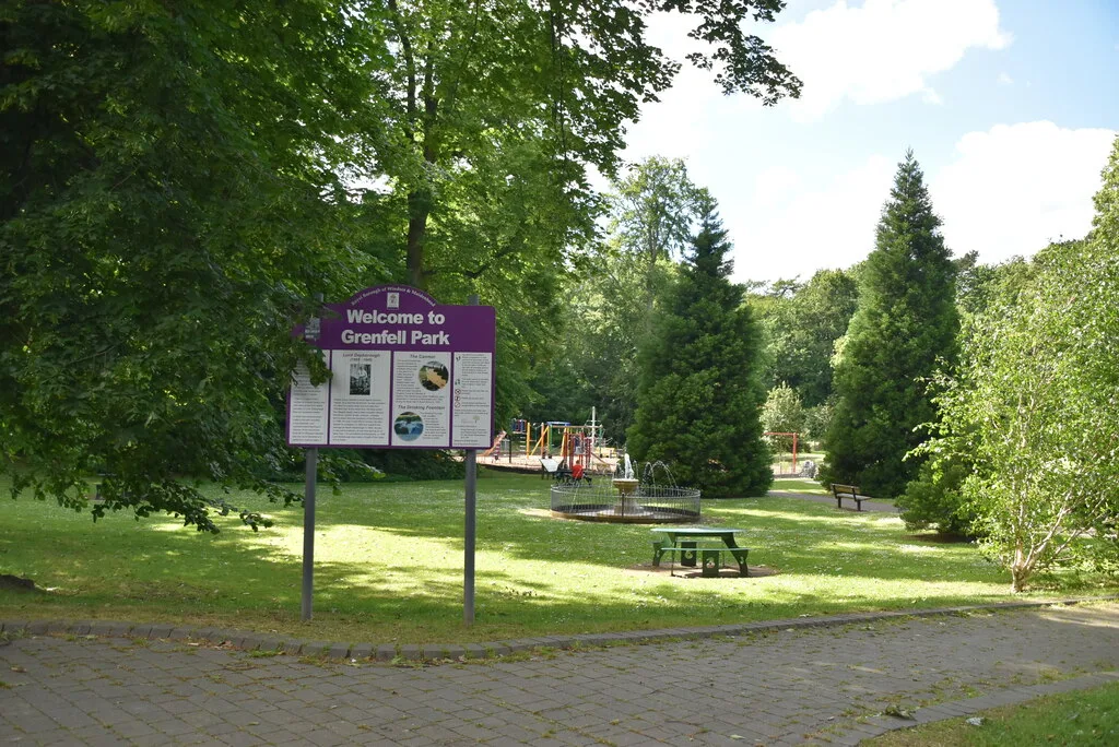 Grenfell Park, Maidenhead, with its current play area behind the fountain. The photograph was taken before the refurbishment.